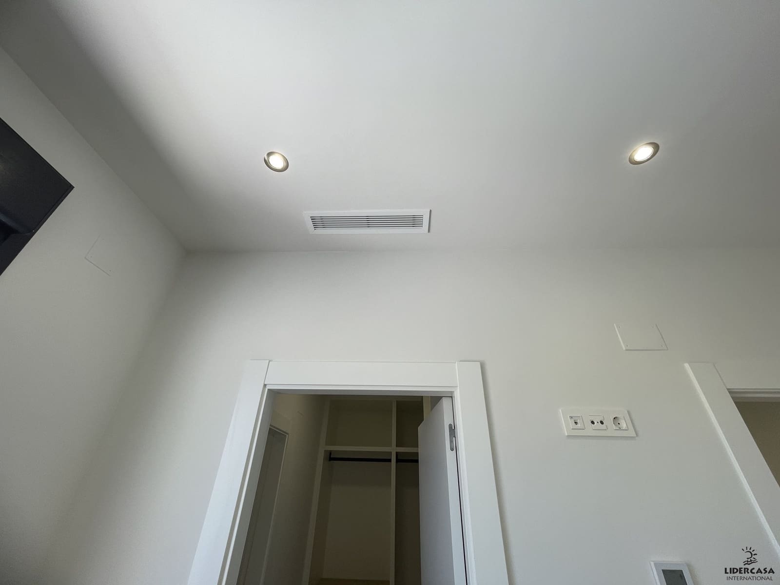 3 soveværelse Rækkehus til salg i Heredades med swimmingpool garage - € 359.900 (Ref: 9534896)