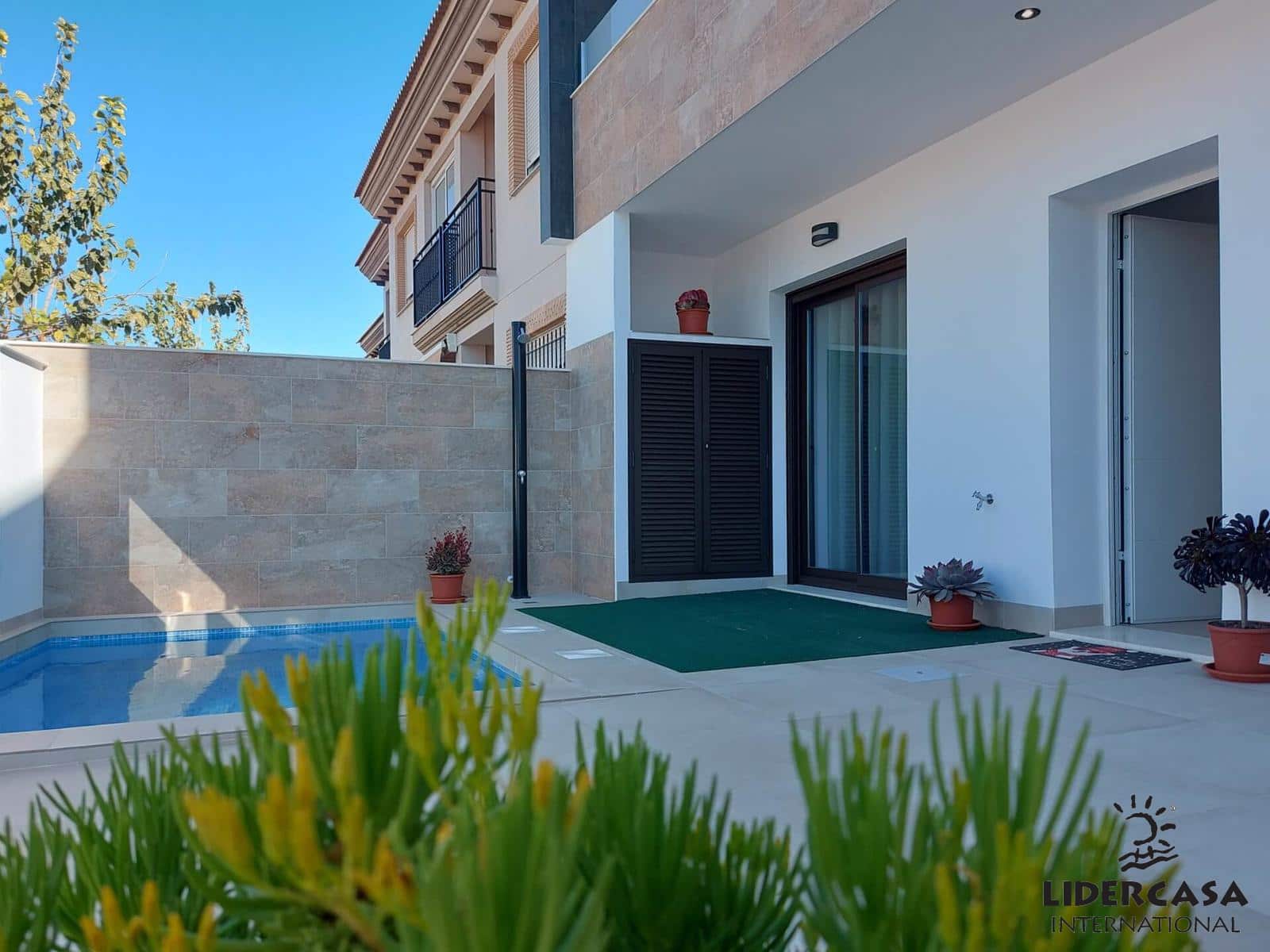 3 quarto Moradia em Banda para venda em San Pedro del Pinatar com piscina - 419 900 € (Ref: 9534897)