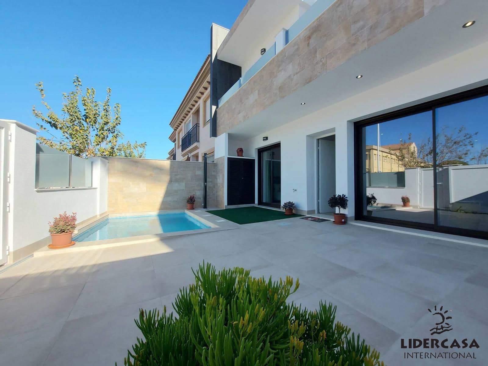 3 quarto Moradia em Banda para venda em San Pedro del Pinatar com piscina - 419 900 € (Ref: 9534897)