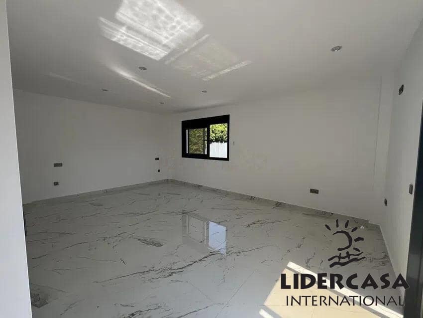 4 quarto Moradia para venda em Dehesa de Campoamor com piscina garagem - 985 000 € (Ref: 9534898)