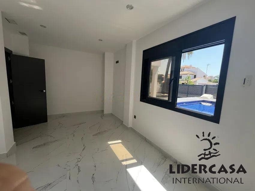 4 quarto Moradia para venda em Dehesa de Campoamor com piscina garagem - 985 000 € (Ref: 9534898)
