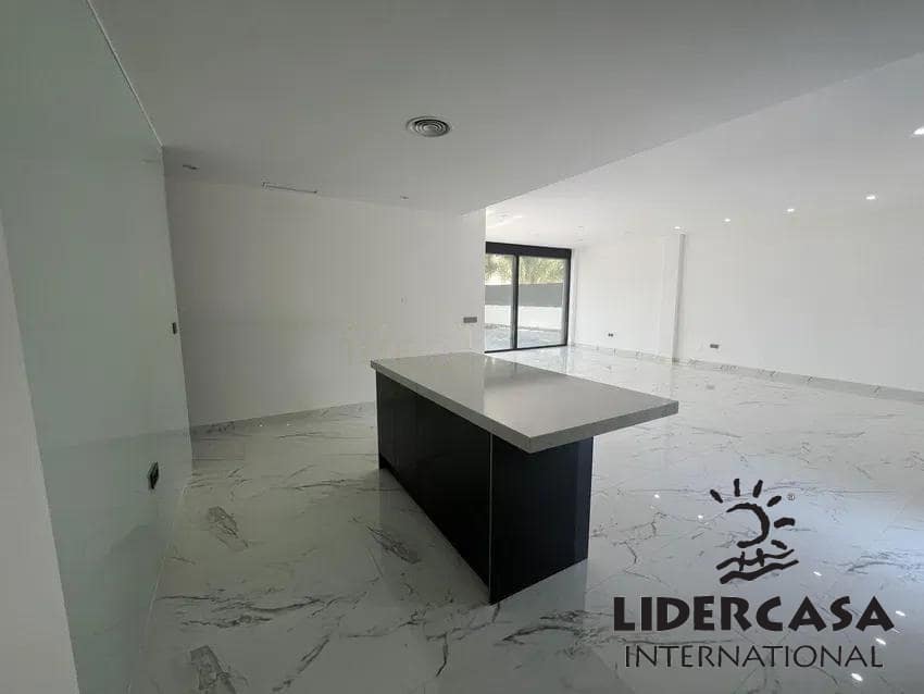 4 quarto Moradia para venda em Dehesa de Campoamor com piscina garagem - 985 000 € (Ref: 9534898)