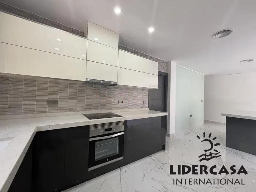 4 quarto Moradia para venda em Dehesa de Campoamor com piscina garagem - 985 000 € (Ref: 9534898)