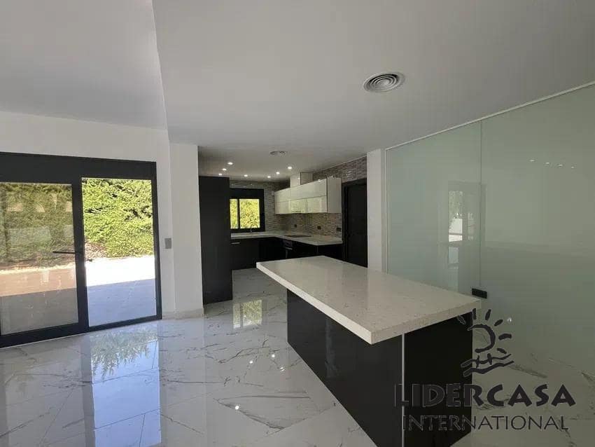 4 quarto Moradia para venda em Dehesa de Campoamor com piscina garagem - 985 000 € (Ref: 9534898)
