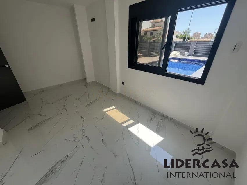 4 quarto Moradia para venda em Dehesa de Campoamor com piscina garagem - 985 000 € (Ref: 9534898)