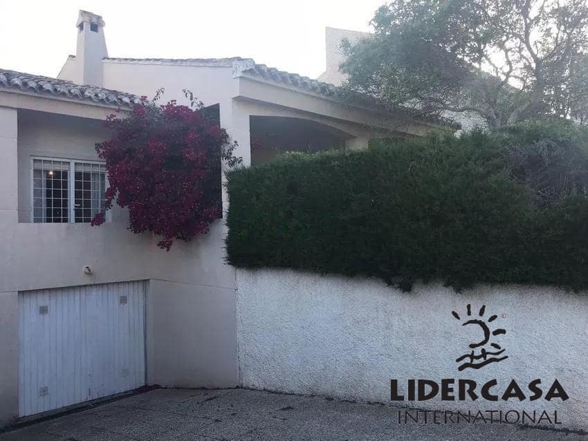 4 slaapkamer Villa te koop in Orihuela met garage - € 475.000 (Ref: 9576894)