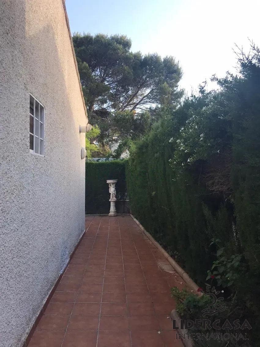 4 slaapkamer Villa te koop in Orihuela met garage - € 475.000 (Ref: 9576894)