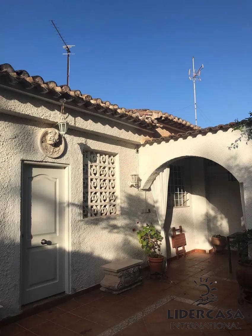 4 slaapkamer Villa te koop in Orihuela met garage - € 475.000 (Ref: 9576894)