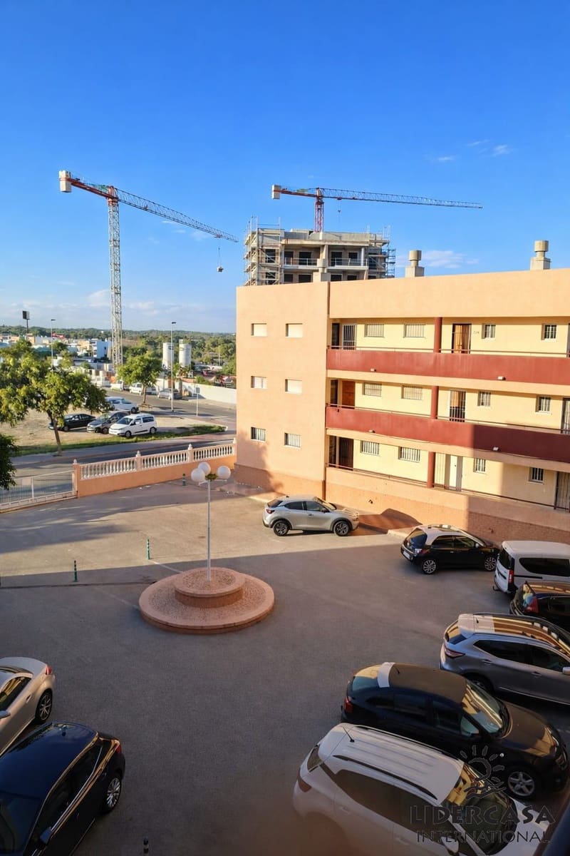 1 quarto Apartamento para venda em Pilar de la Horadada com piscina garagem - 125 000 € (Ref: 9576897)