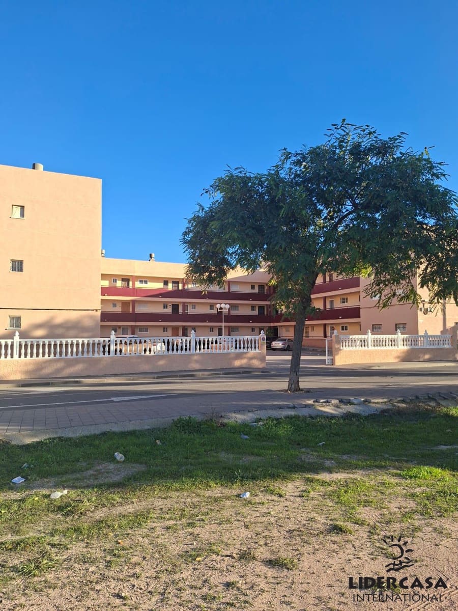 1 quarto Apartamento para venda em Pilar de la Horadada com piscina garagem - 125 000 € (Ref: 9576897)