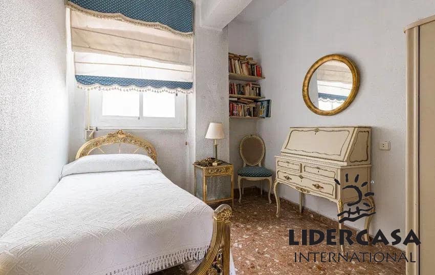 6 slaapkamer Flat te koop in Murcia stad met garage - € 425.000 (Ref: 9576899)