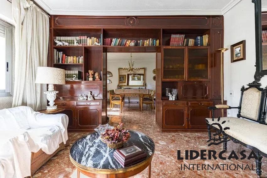 6 slaapkamer Flat te koop in Murcia stad met garage - € 425.000 (Ref: 9576899)