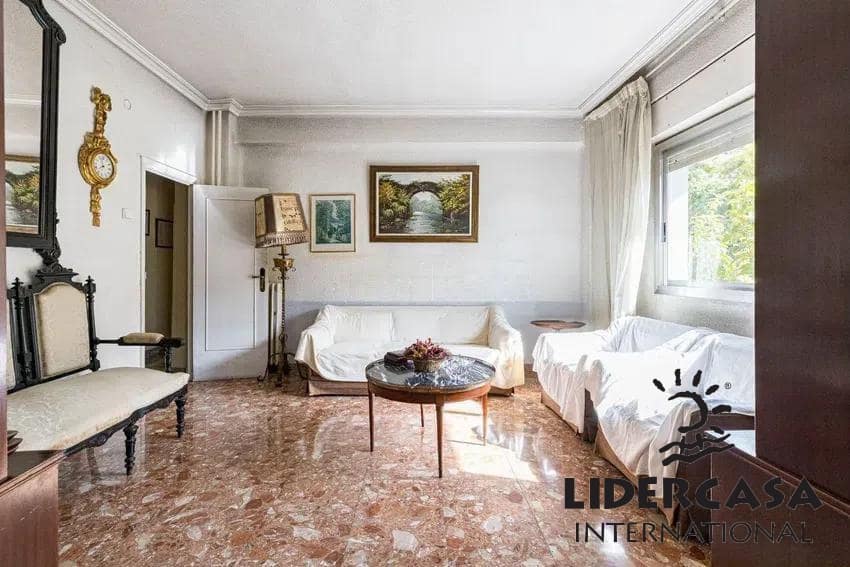 6 slaapkamer Flat te koop in Murcia stad met garage - € 425.000 (Ref: 9576899)