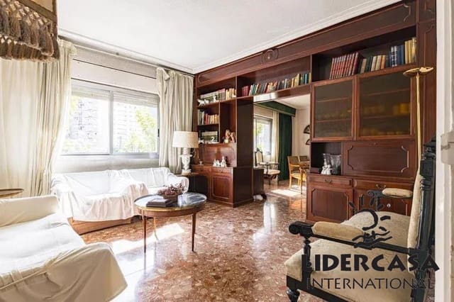 6 makuuhuone Asunto myytävänä paikassa Vista Alegre, Murcia kaupunki mukana 
autotalli - 425 000 € (Ref: 9576899)