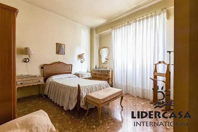 6 makuuhuone Asunto myytävänä paikassa Vista Alegre, Murcia kaupunki mukana 
autotalli - 425 000 € (Ref: 9576899)