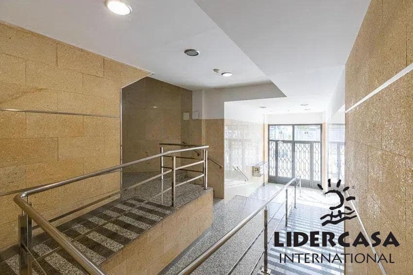 6 slaapkamer Flat te koop in Murcia stad met garage - € 425.000 (Ref: 9576899)