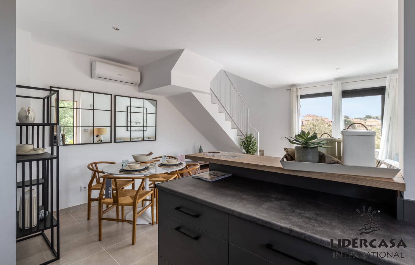 2 makuuhuone Huvila myytävänä paikassa Cala Anguila mukana uima-altaan 
autotalli - 388 000 € (Ref: 9576906)