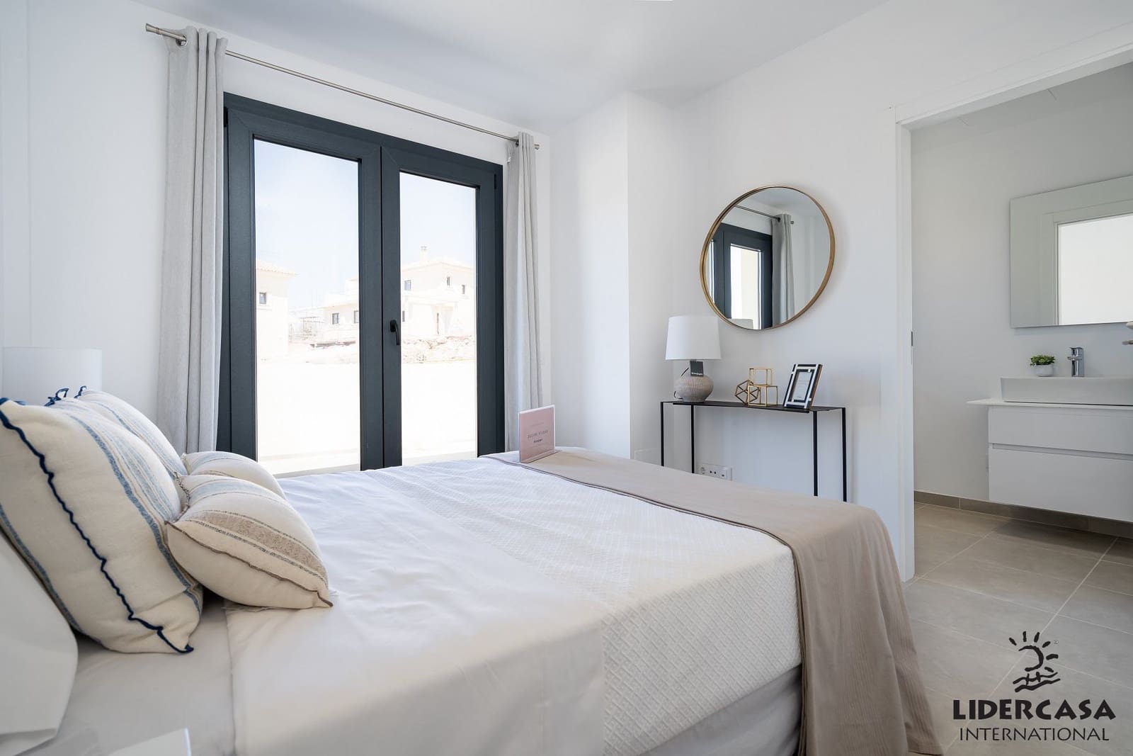 2 makuuhuone Huvila myytävänä paikassa Cala Anguila mukana uima-altaan 
autotalli - 388 000 € (Ref: 9576906)