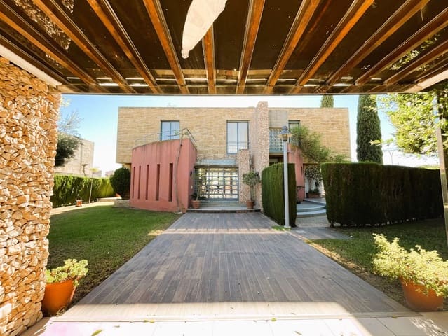 4 makuuhuone Huvila myytävänä paikassa Dehesa de Campoamor, Orihuela mukana uima-altaan 
autotalli - 1 839 000 € (Ref: 9576907)