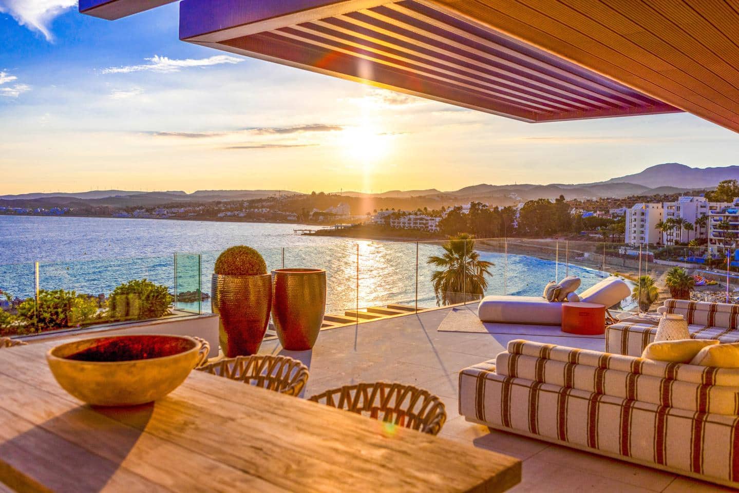 2 soveværelse Lejlighed til salg i Estepona med swimmingpool garage - € 2.310.000 (Ref: 5585762)