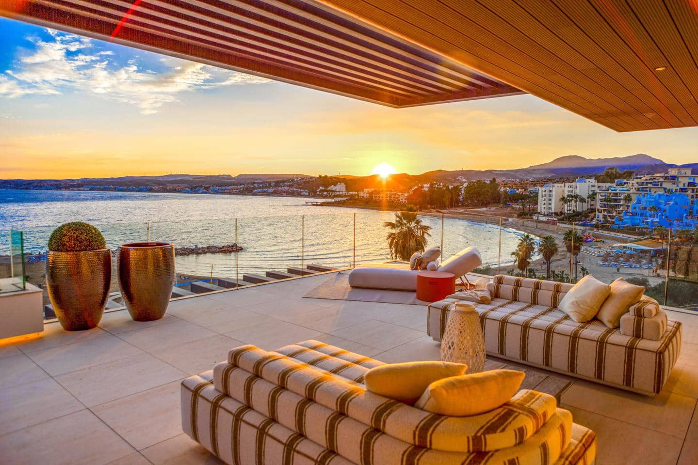 2 soveværelse Lejlighed til salg i Estepona med swimmingpool garage - € 2.310.000 (Ref: 5585762)