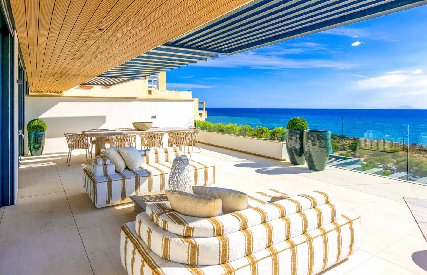 2 soveværelse Lejlighed til salg i Estepona med swimmingpool garage - € 2.310.000 (Ref: 5585762)