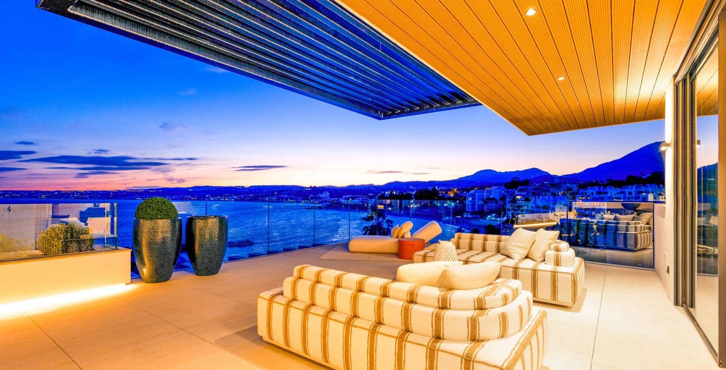 2 soveværelse Lejlighed til salg i Estepona med swimmingpool garage - € 2.310.000 (Ref: 5585762)