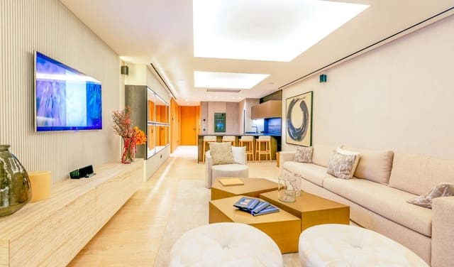 2 soveværelse Lejlighed til salg i Centro, Estepona med swimmingpool garage - € 2.310.000 (Ref: 5585762)