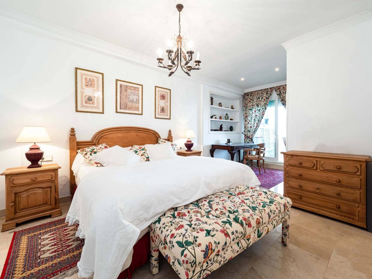 2 bedroom Flat for sale in Marbella with pool garage - € 1,575,000 (Ref: 7468623)