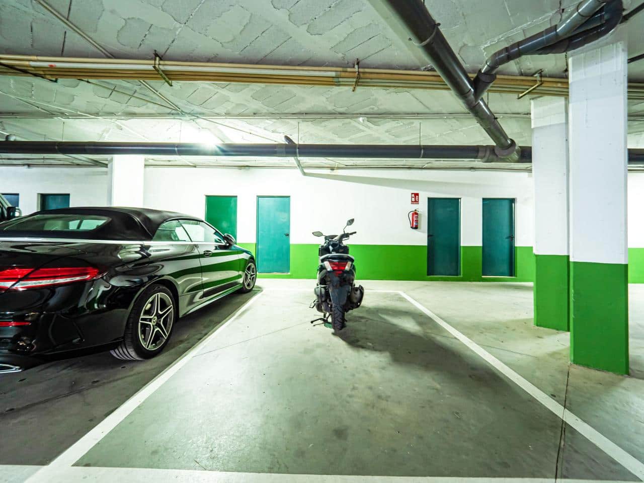 2 bedroom Flat for sale in Marbella with pool garage - € 1,575,000 (Ref: 7468623)