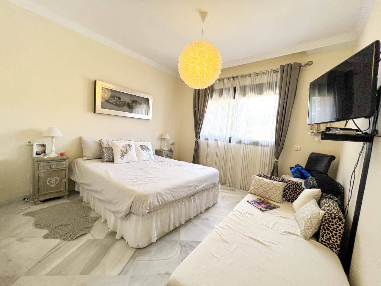 2 bedroom Flat for sale in La Duquesa / Puerto de la Duquesa, Manilva with pool garage €