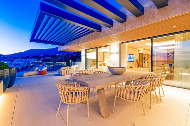 3 slaapkamer Flat te koop in Centro, Estepona met zwembad garage - € 2.410.000 (Ref: 8029187)