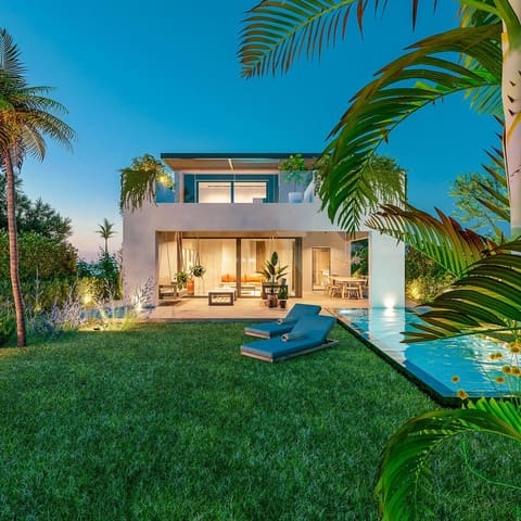 4 chambre Villa/Maison à vendre à El Paraiso, Estepona avec piscine garage - 1 975 000 € (Ref: 8628030)