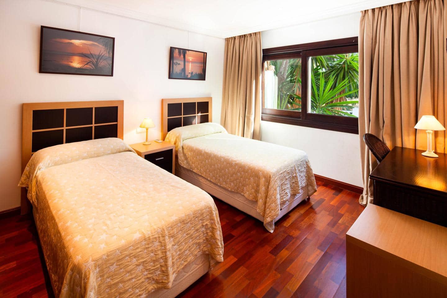 8 quarto Moradia para venda em El Paraiso com piscina garagem - 13 500 000 € (Ref: 8859905)