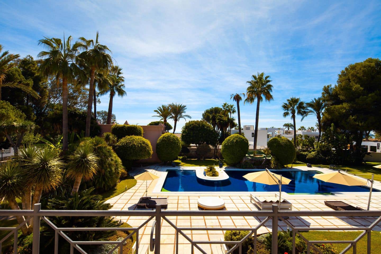 8 quarto Moradia para venda em El Paraiso com piscina garagem - 13 500 000 € (Ref: 8859905)