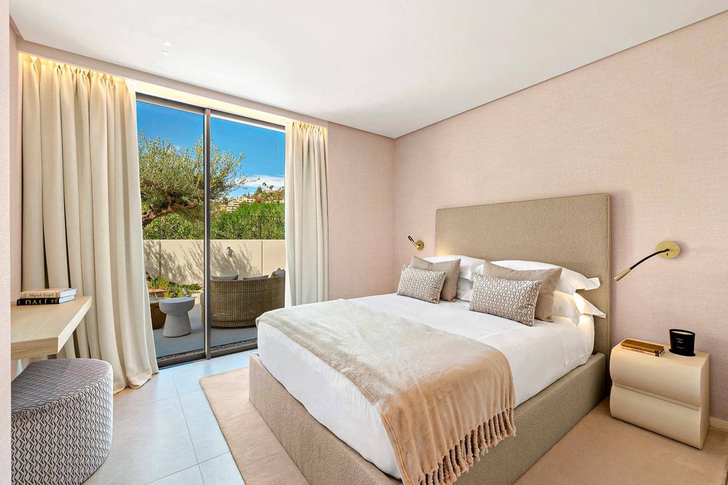 4 sypialnia Willa na sprzedaż w Marbella z basenem garażem - 5 975 000 € (Ref: 8859906)