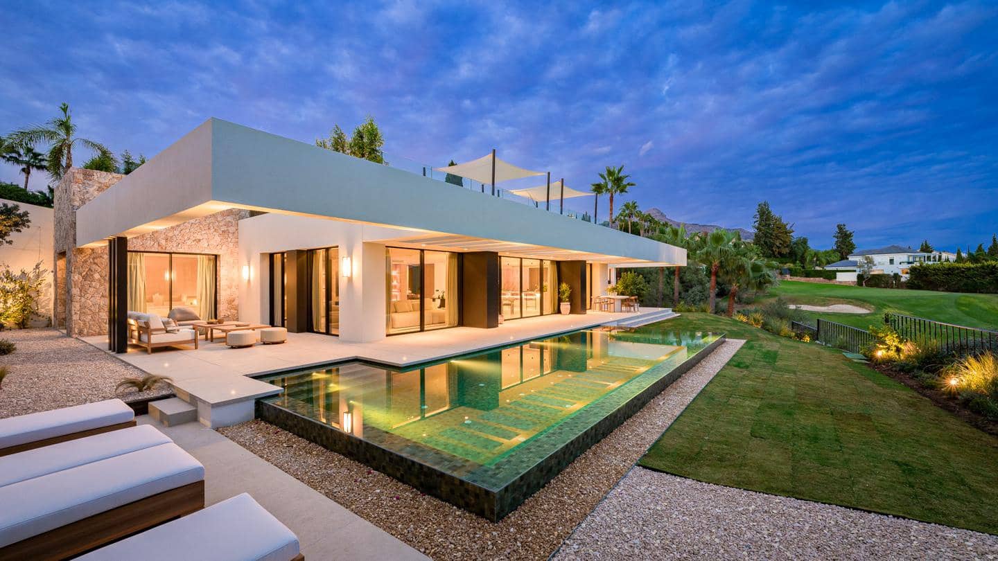 4 sypialnia Willa na sprzedaż w Marbella z basenem garażem - 5 975 000 € (Ref: 8859906)