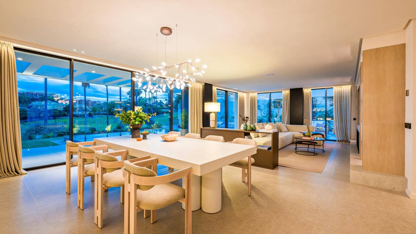 4 sypialnia Willa na sprzedaż w Marbella z basenem garażem - 5 975 000 € (Ref: 8859906)