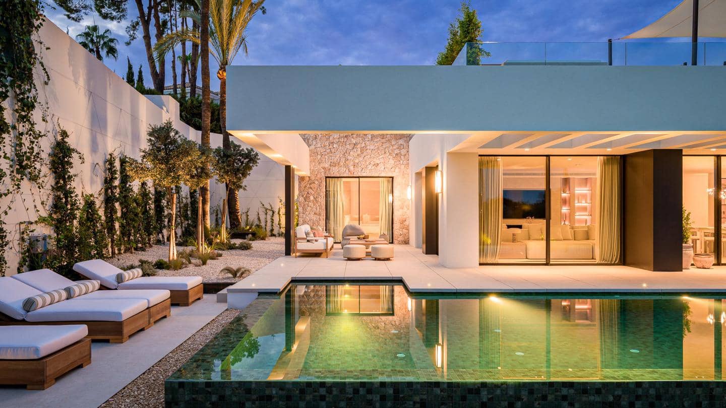 4 sypialnia Willa na sprzedaż w Marbella z basenem garażem - 5 975 000 € (Ref: 8859906)