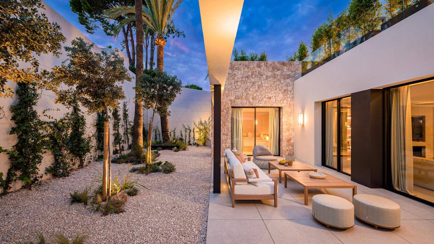 4 sypialnia Willa na sprzedaż w Marbella z basenem garażem - 5 975 000 € (Ref: 8859906)