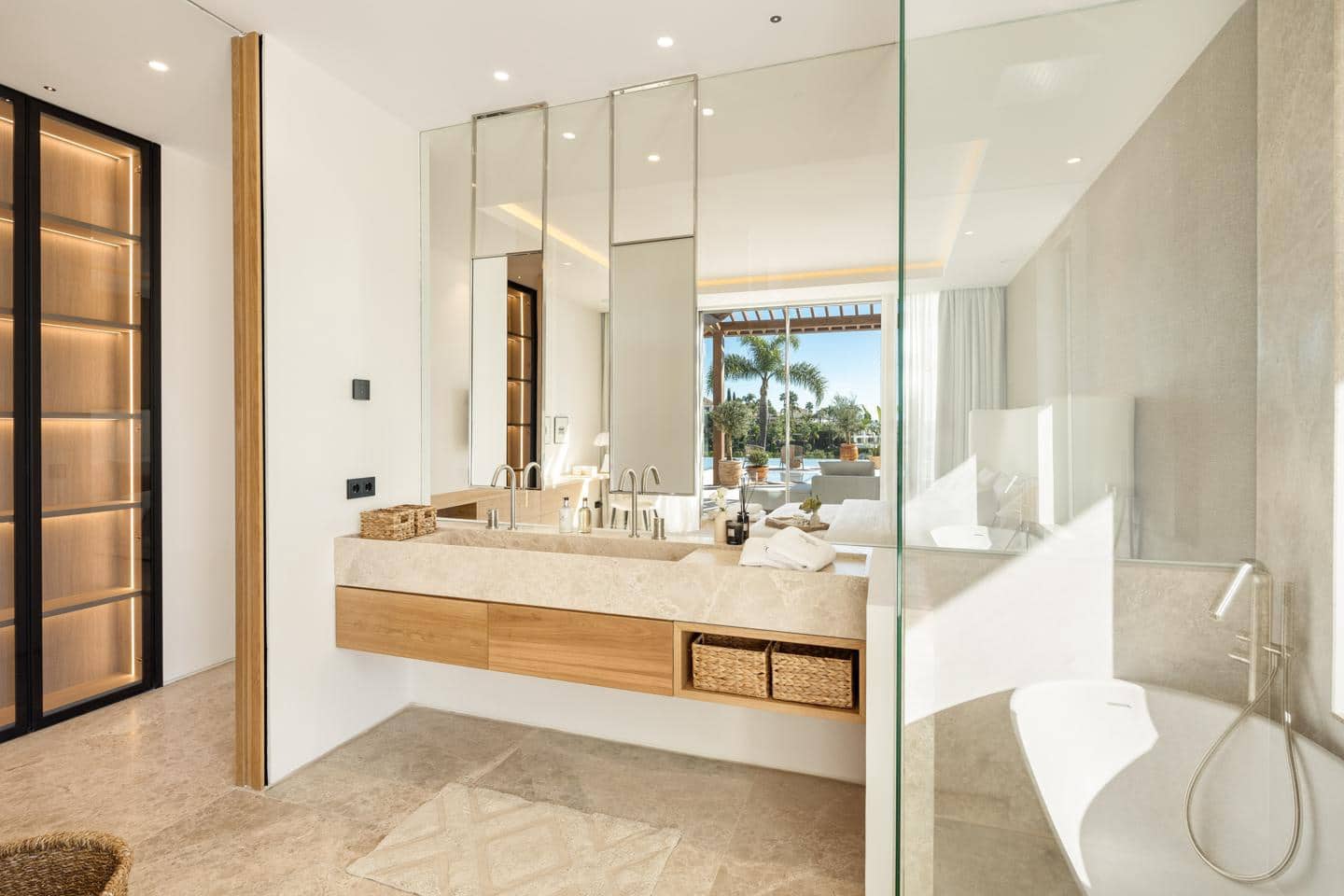 6 slaapkamer Villa te koop in Marbella met zwembad garage - € 10.950.000 (Ref: 8859908)