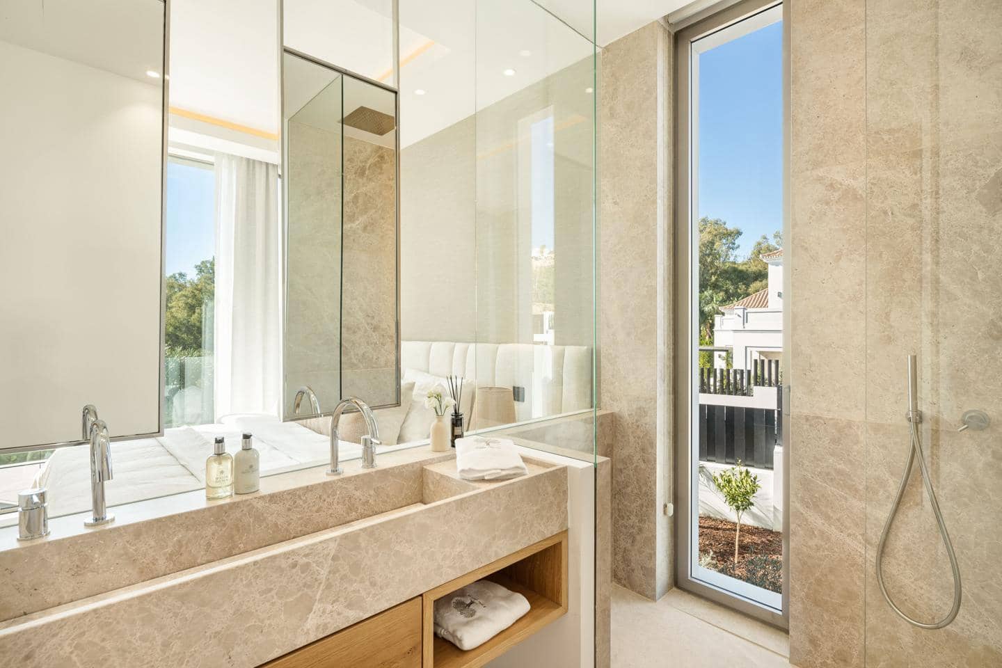 6 slaapkamer Villa te koop in Marbella met zwembad garage - € 10.950.000 (Ref: 8859908)