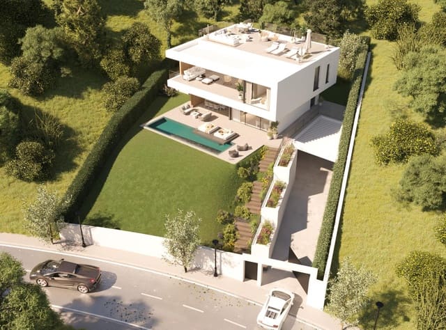 4 Zimmer Villa zu verkaufen in La Concha - Resina Golf, Estepona mit Pool Garage - 1.970.000 € (Ref: 8860125)