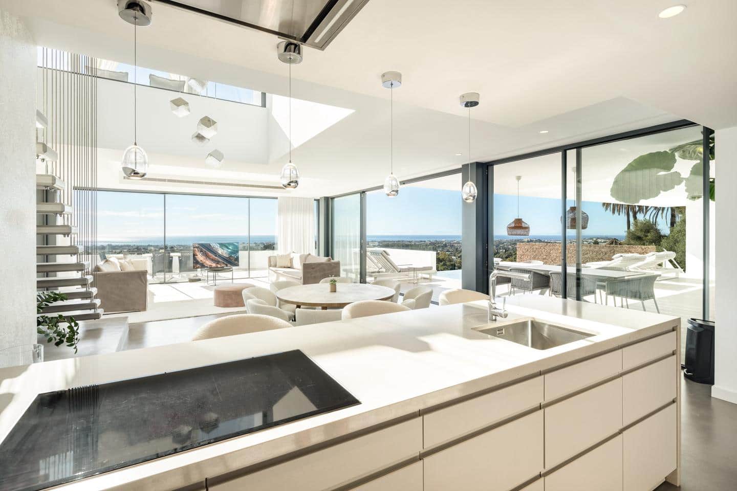 4 soveværelse Villa til salg i Benahavis med swimmingpool garage - € 3.995.000 (Ref: 8860174)