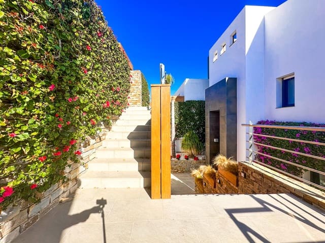 5 quarto Moradia para venda em Chullera, Manilva com piscina garagem - 3 295 000 € (Ref: 8860177)