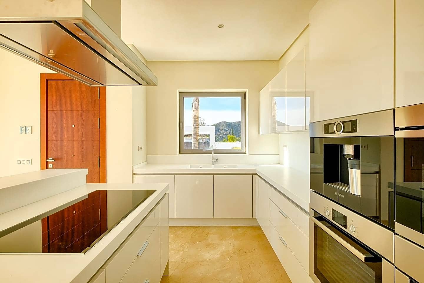 4 camera da letto Villa in vendita in Los Arqueros con piscina garage - 2.200.000 € (Rif: 8860188)