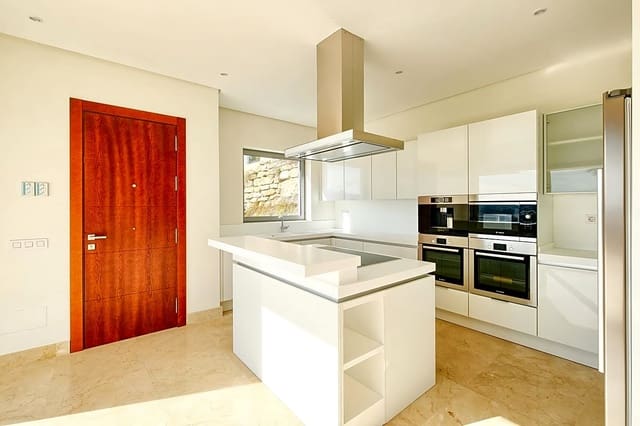 4 slaapkamer Villa te koop in Los Arqueros, Benahavís met zwembad garage - € 2.200.000 (Ref: 8860188)