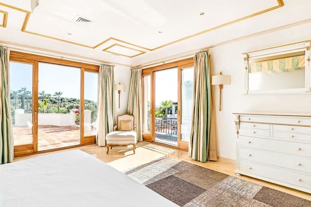 16 quarto Moradia para venda em El Paraíso, Benahavís com piscina garagem - 13 950 000 € (Ref: 8860193)