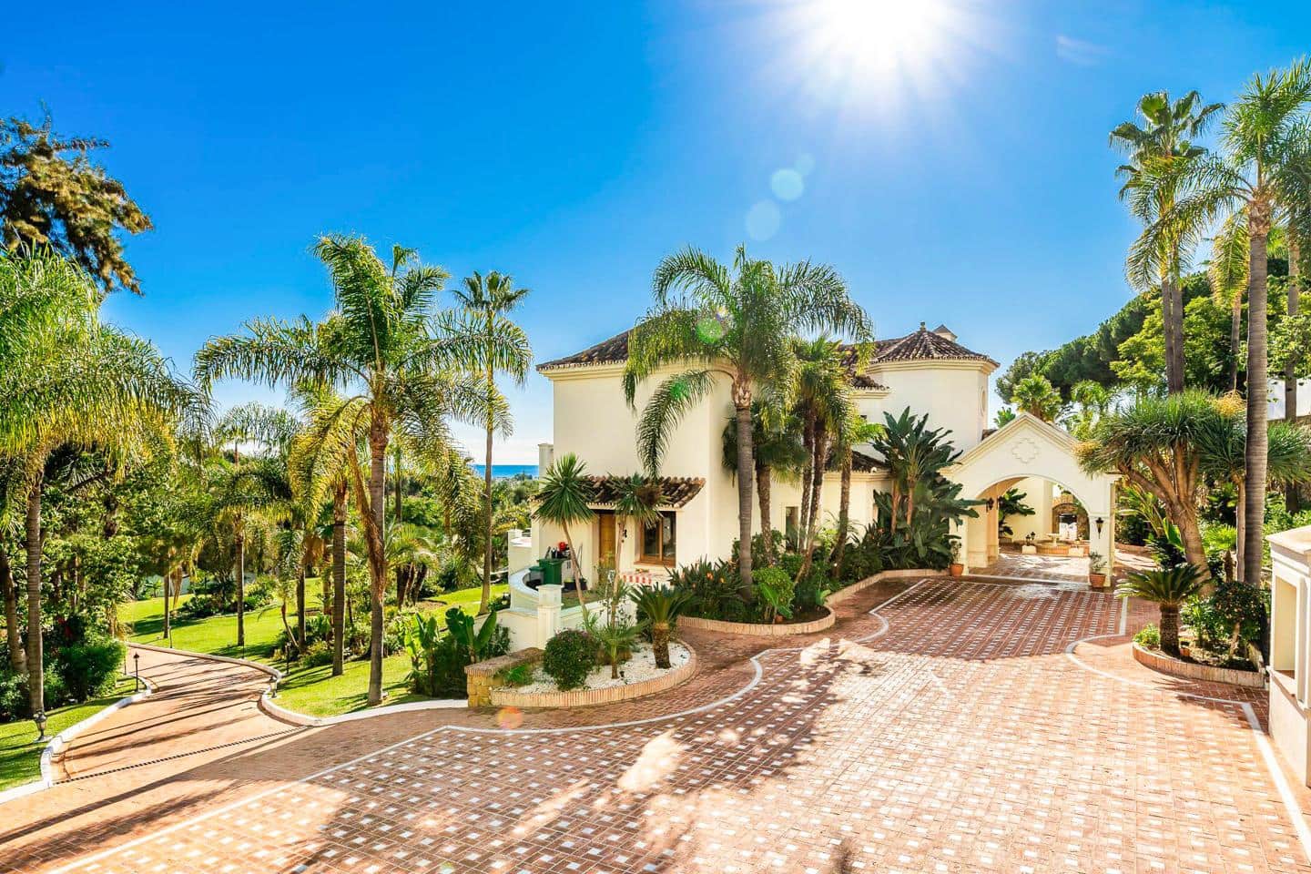 16 slaapkamer Villa te koop in Benahavis met zwembad garage - € 13.950.000 (Ref: 8860193)