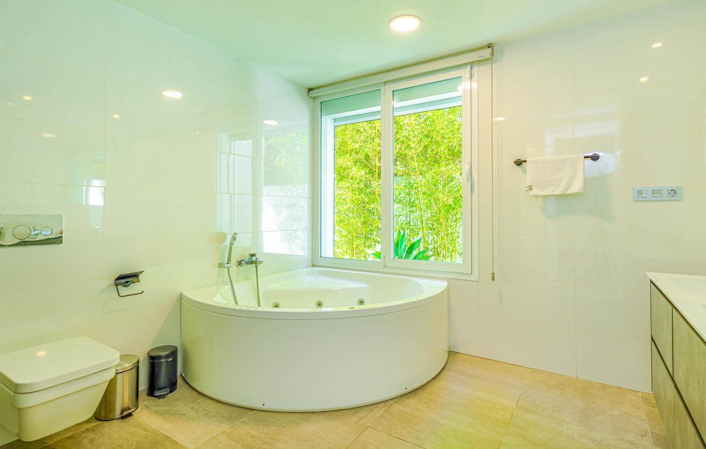 6 camera da letto Villa in vendita in Marbella con piscina garage - 1.895.000 € (Rif: 8860194)